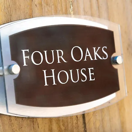 Four Oaks House Holiday home *