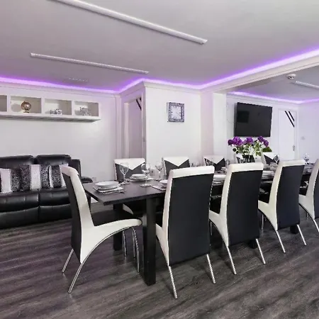 펜션 Four Oaks House 칼라일