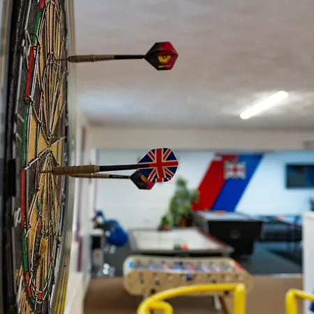 Holiday home Four Oaks House